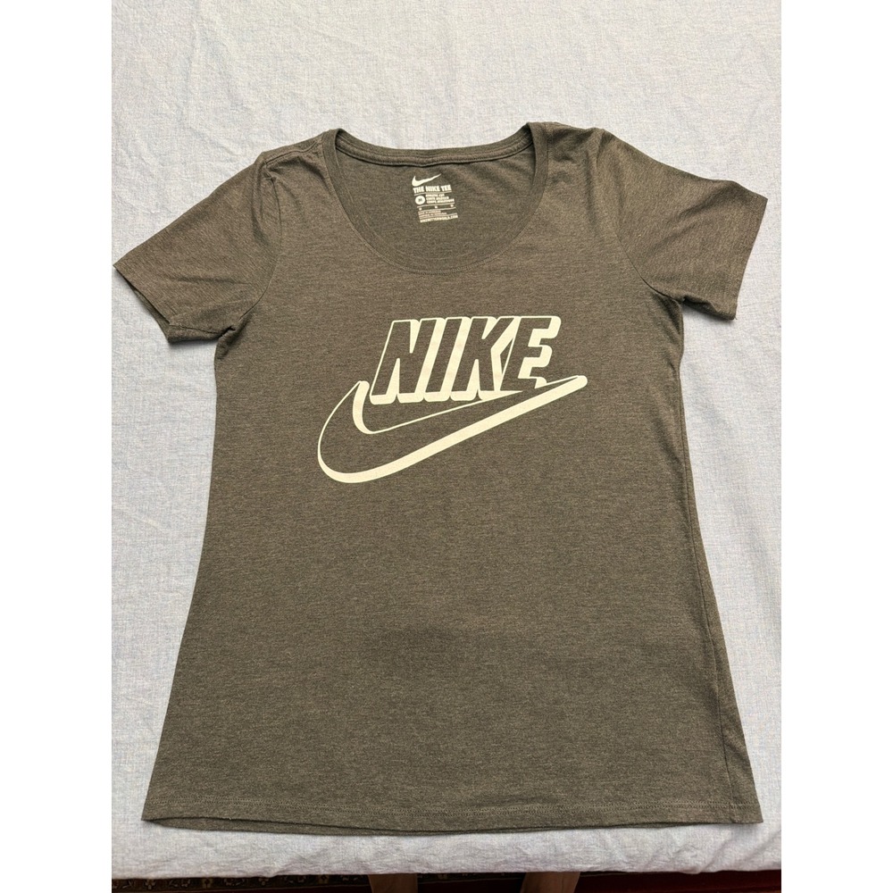 Nike Womens Athletic Cut Graphic Tee Shirt Gray Scoop Neck Medium